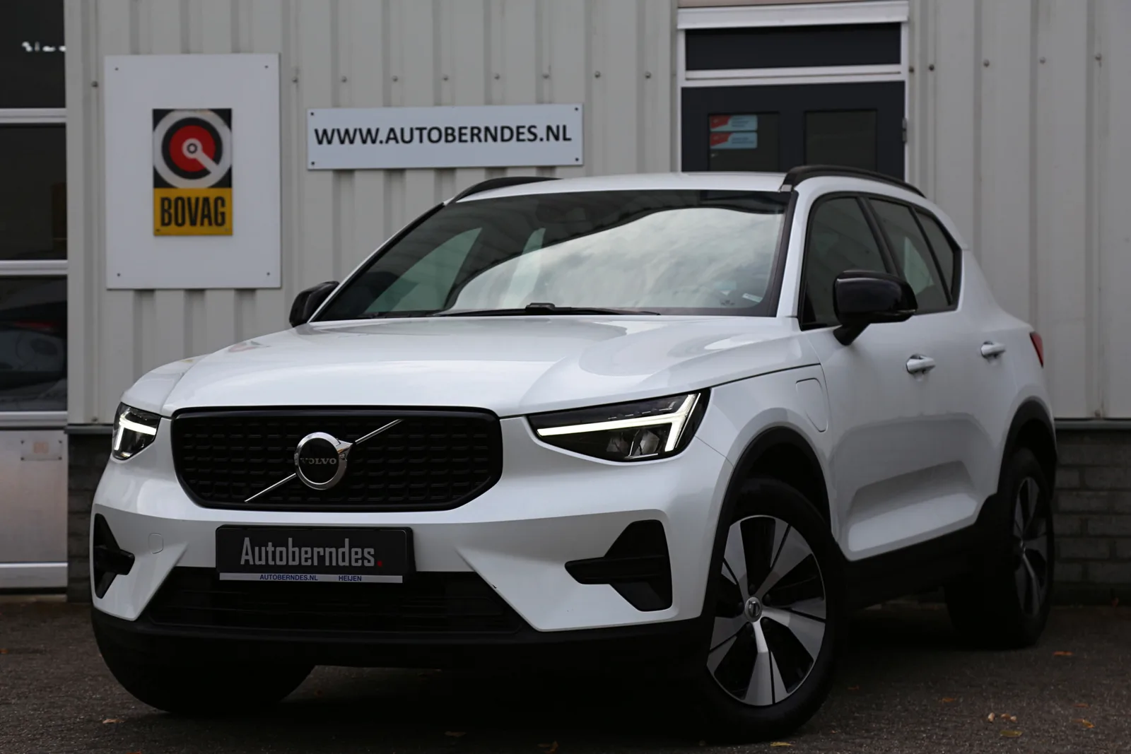 Volvo XC40 (2023) — foto 1