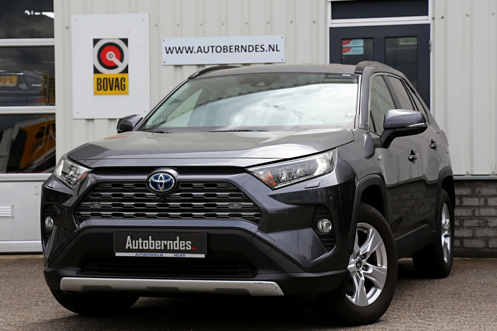 Toyota RAV4 (2021) — foto 1