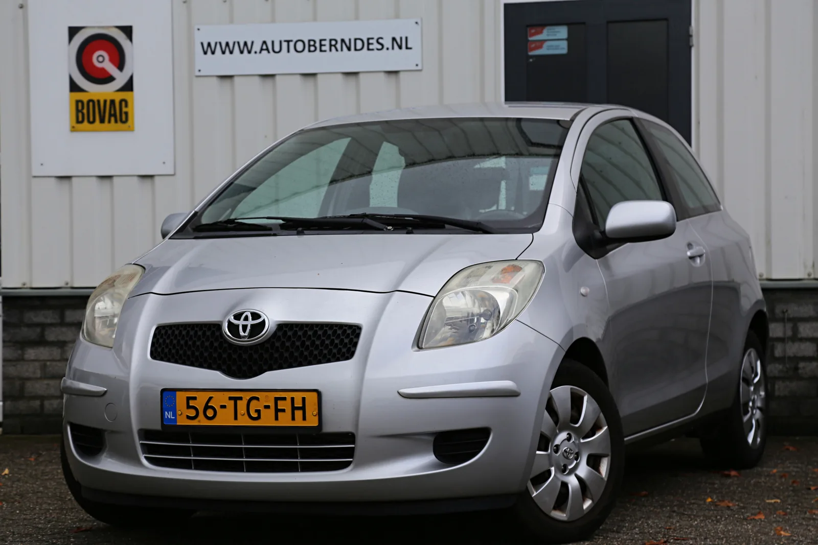 Toyota Yaris (2006) — foto 1