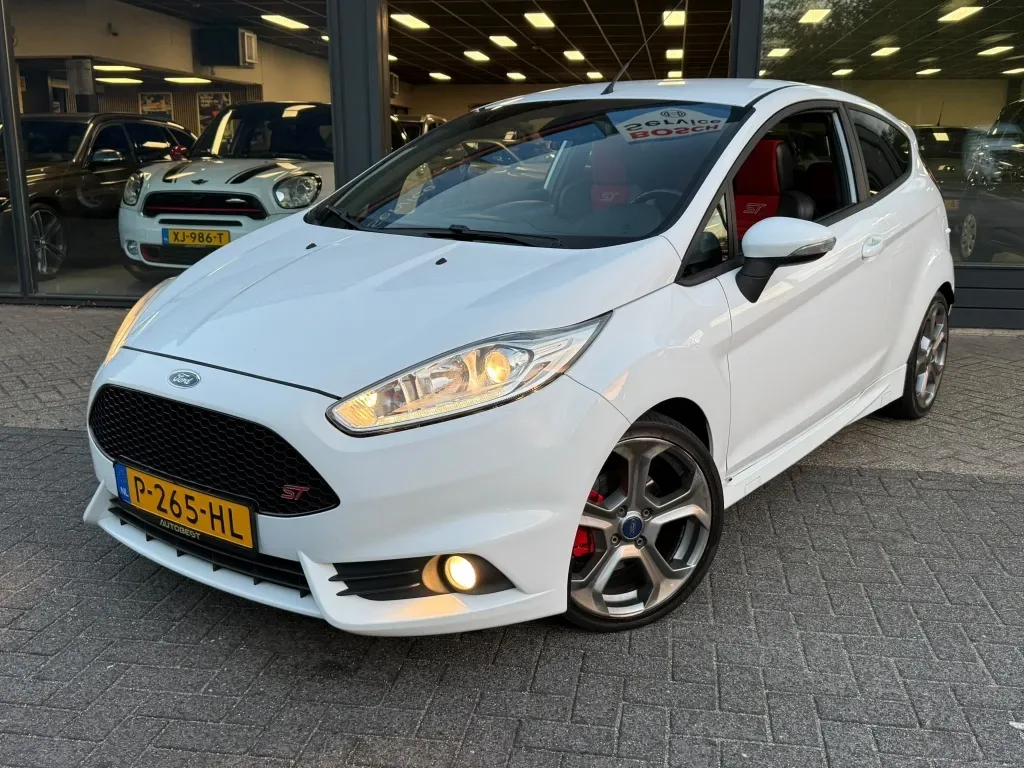 Ford Fiesta (2014) — foto 1