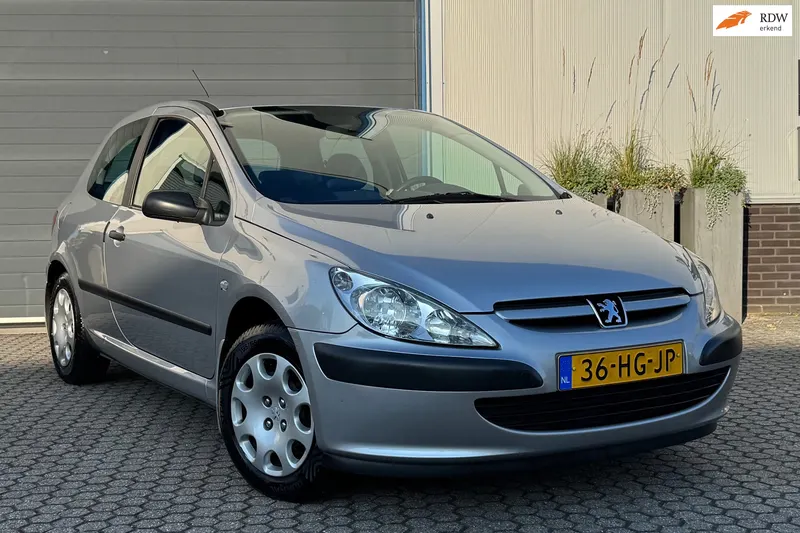 Peugeot 307 (2001)