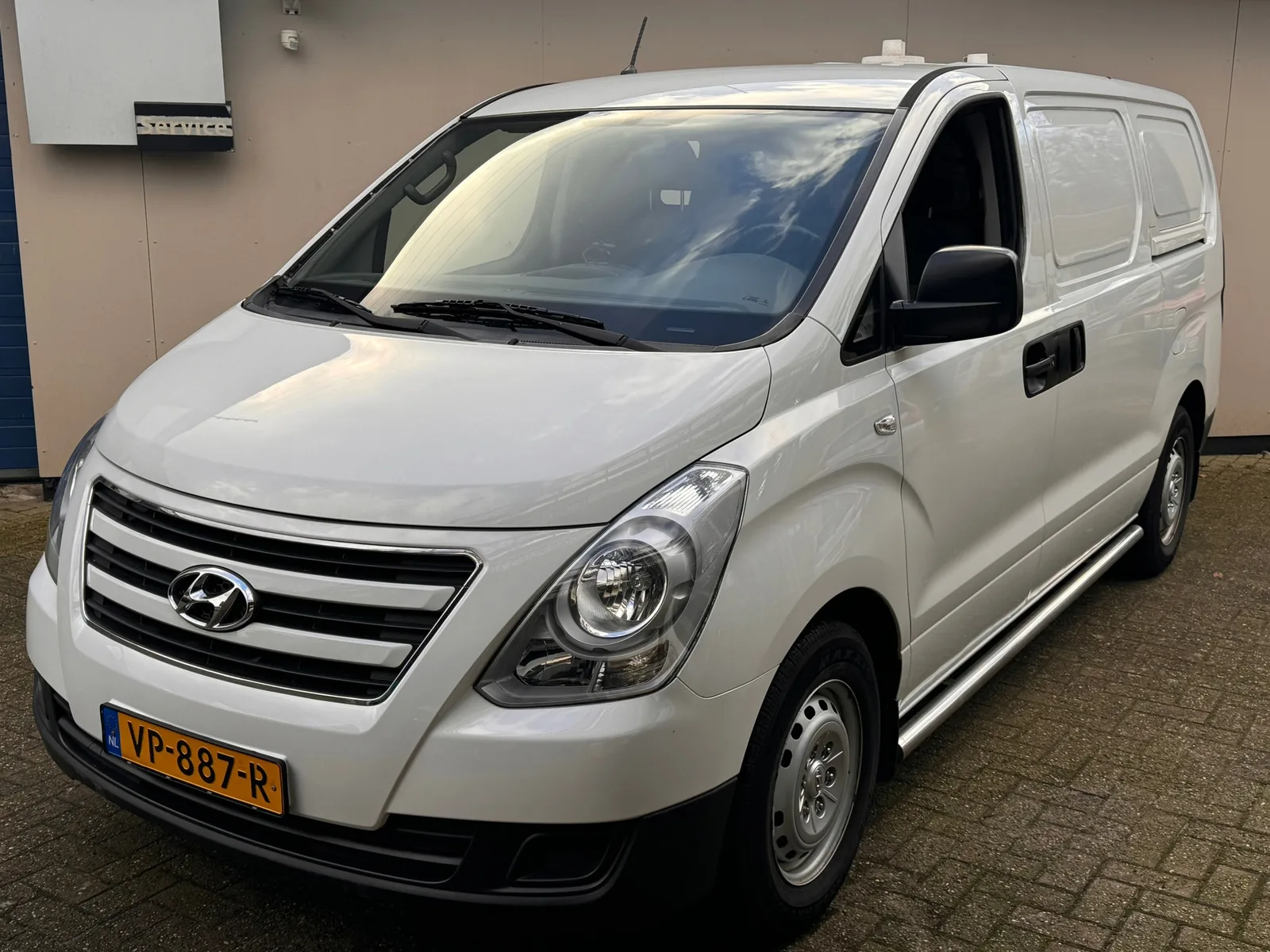 Hyundai H (2015) — foto 1