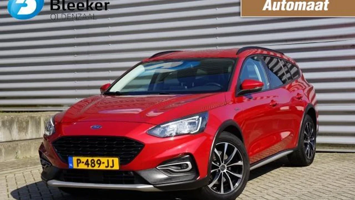 Ford Focus (2021) — foto 1