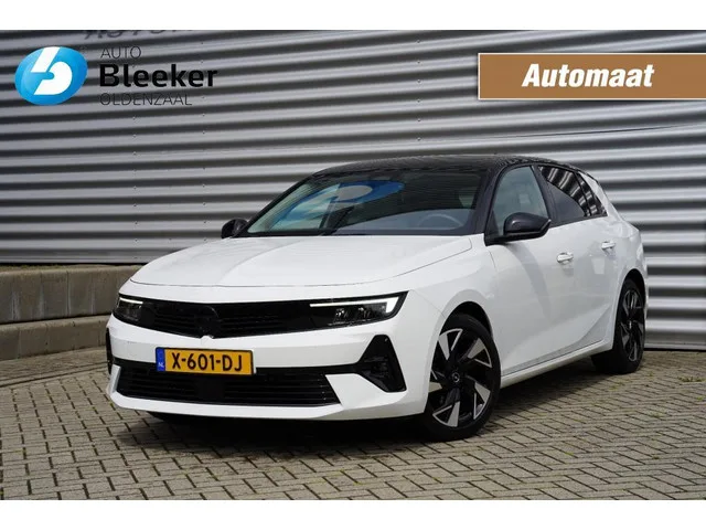 Opel Astra (2022) — foto 1