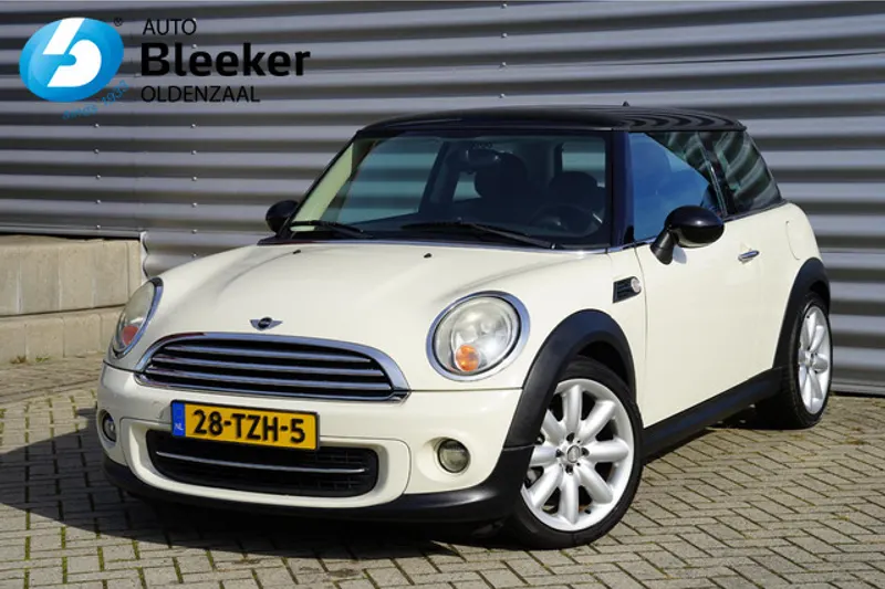 MINI Cooper (2010)