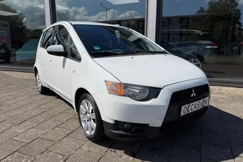 Mitsubishi Colt (2009)