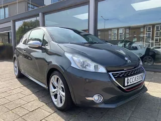 Peugeot 208 (2013) — foto 1