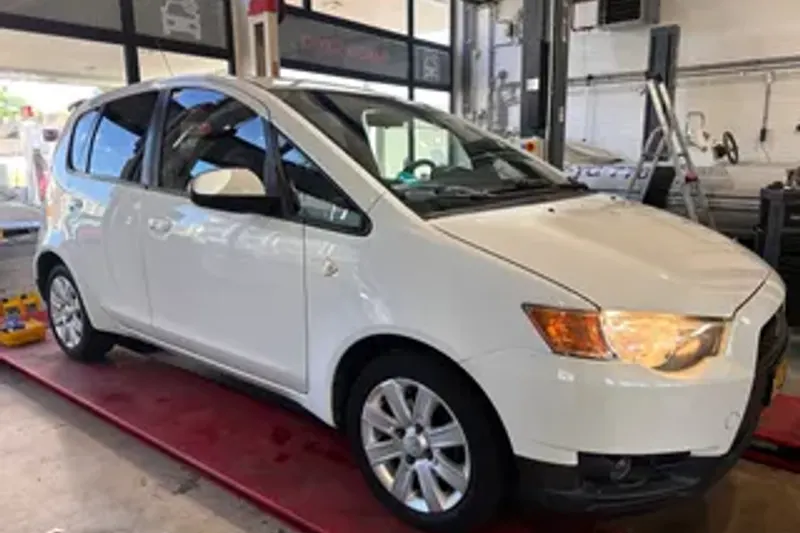 Mitsubishi Colt (2009)