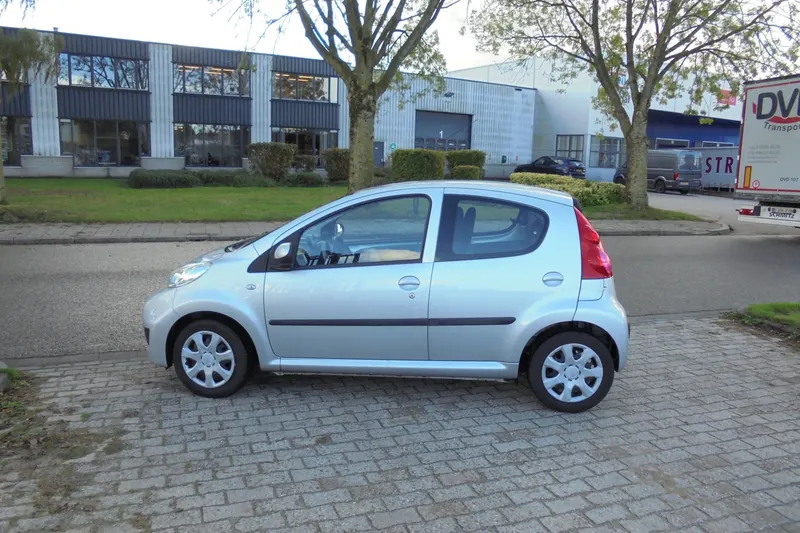 Peugeot 107 (2012)