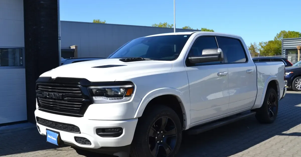 Dodge Ram (2023) — foto 1