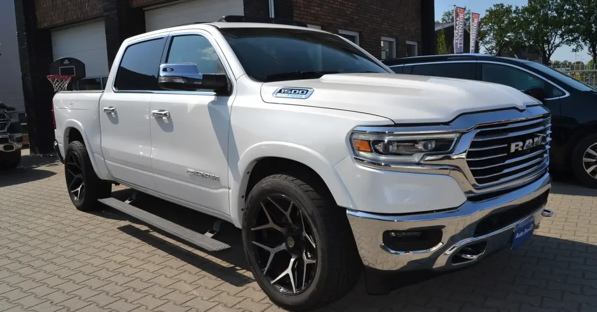 Dodge Ram (2022) — foto 1