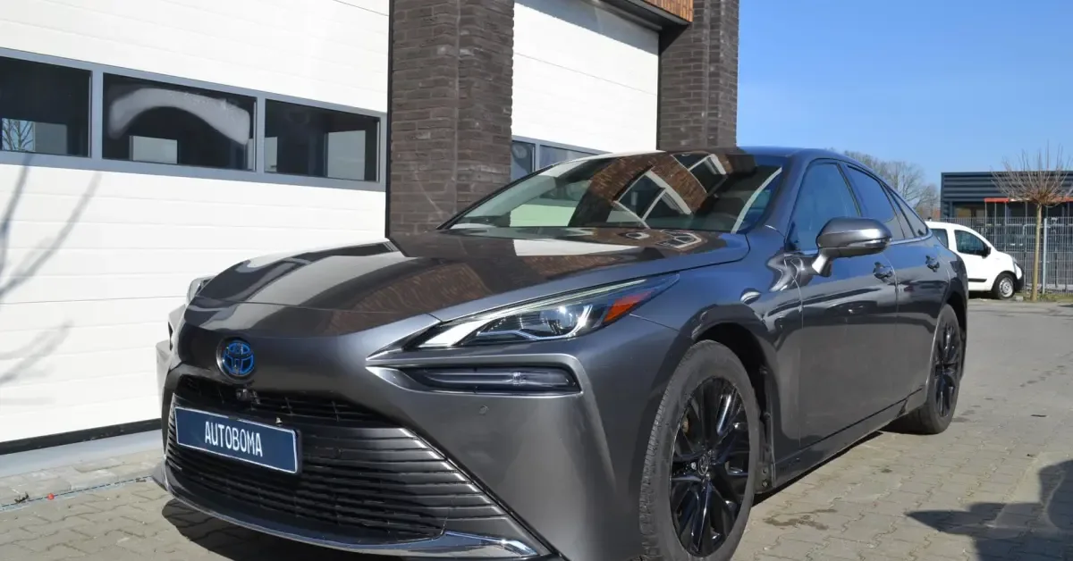 Toyota Mirai (2022) — foto 1