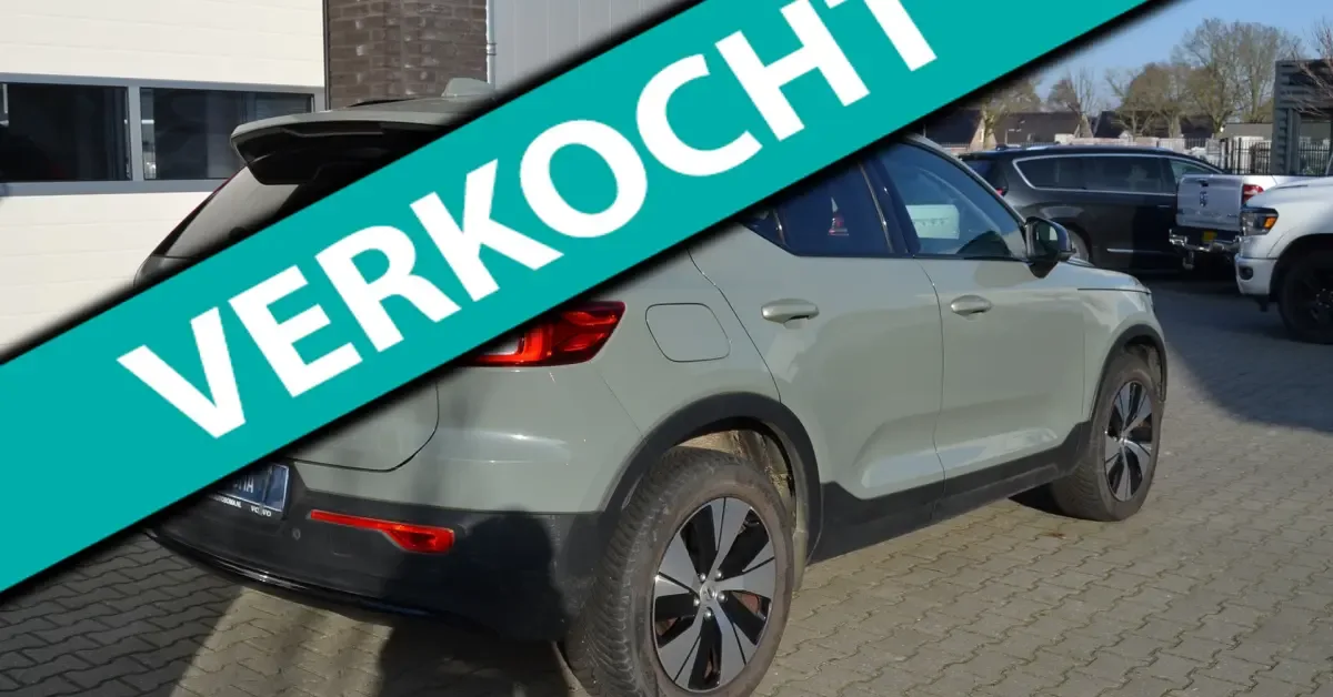 Volvo XC40 (2026) — foto 1