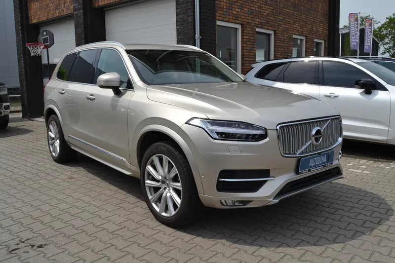 Volvo XC90 (2015)
