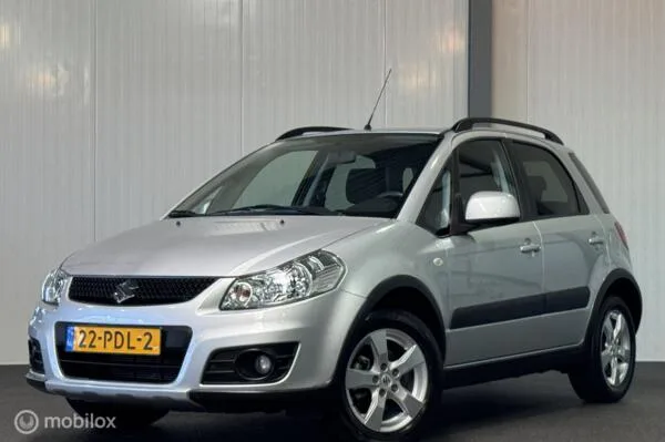 Suzuki SX4 (2011) — foto 1