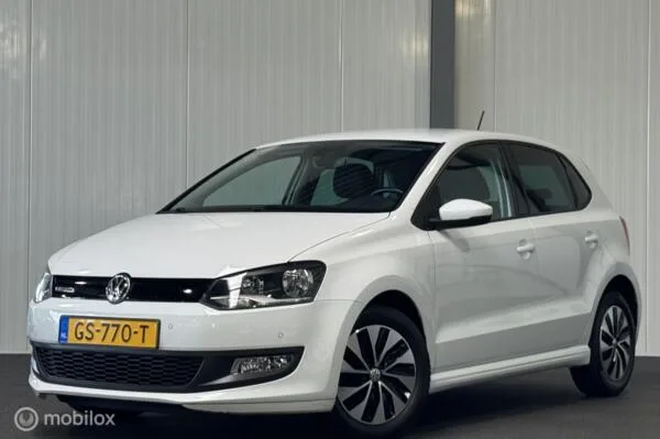 Volkswagen Polo (2015) — foto 1