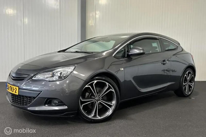 Opel Astra (2012)