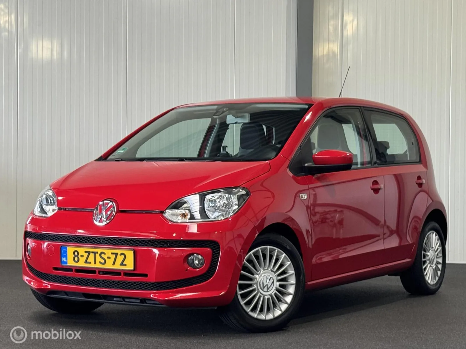 Volkswagen Up! (2015) — foto 1