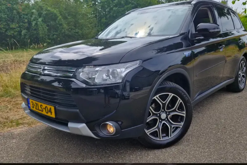 Mitsubishi Outlander (2015)