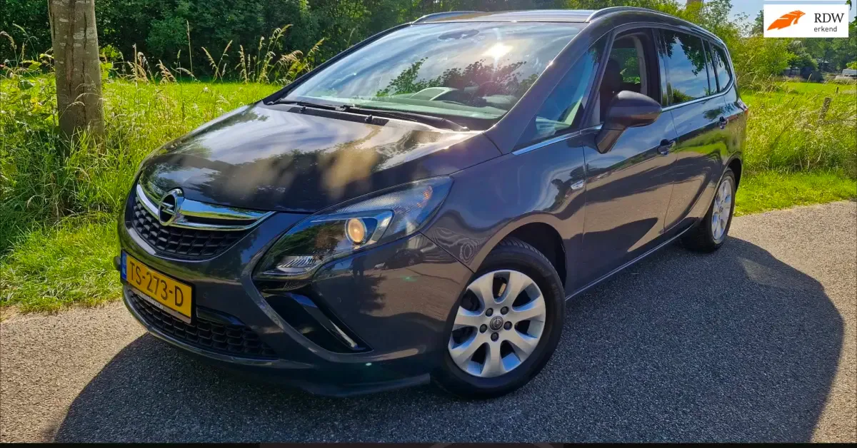 Opel Zafira (2016) — foto 1