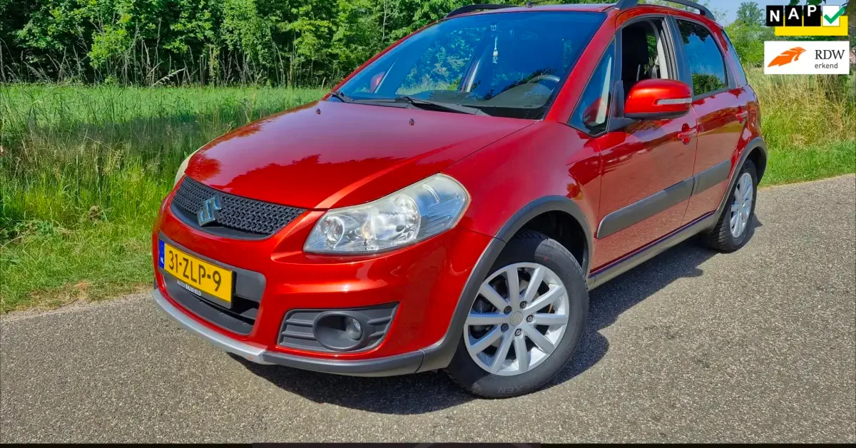 Suzuki SX4 (2013) — foto 1