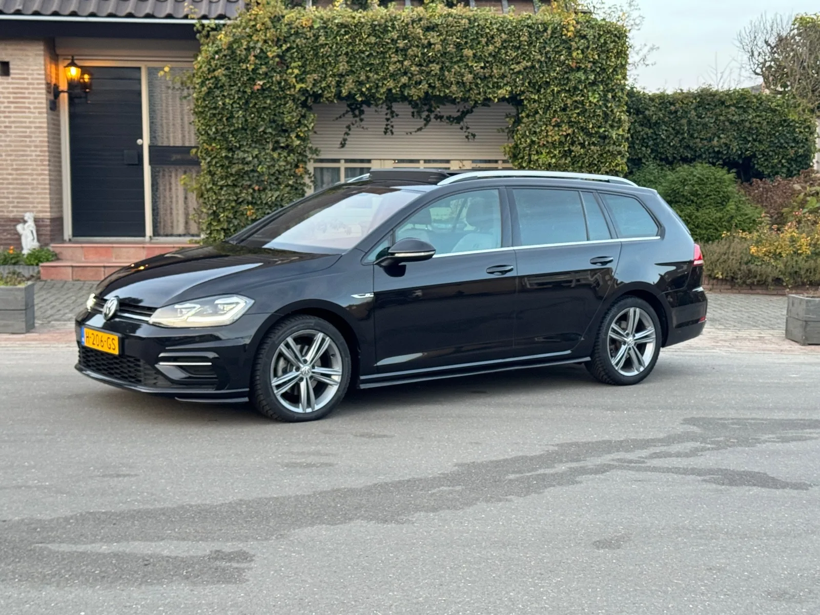 Volkswagen Golf (2020) — foto 1
