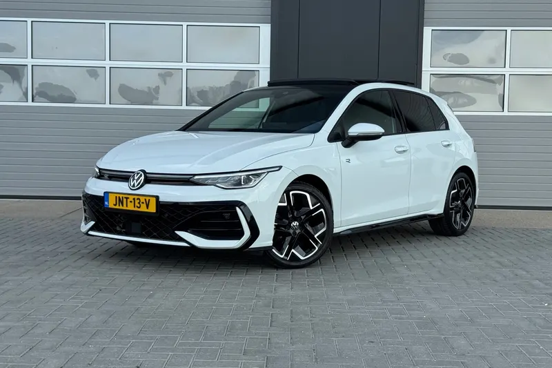 Volkswagen Golf (2024)