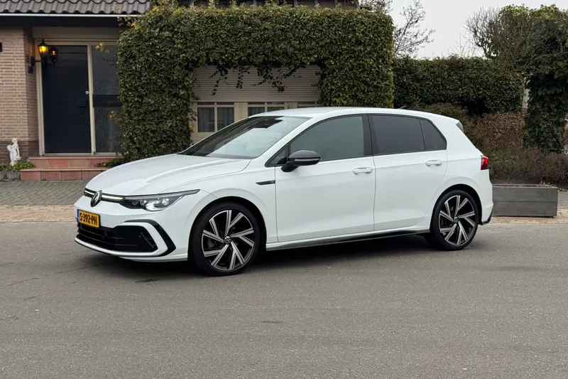 Volkswagen Golf (2022)