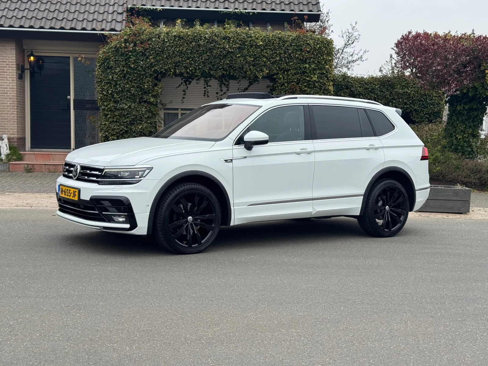 Volkswagen Tiguan (2020) — foto 1