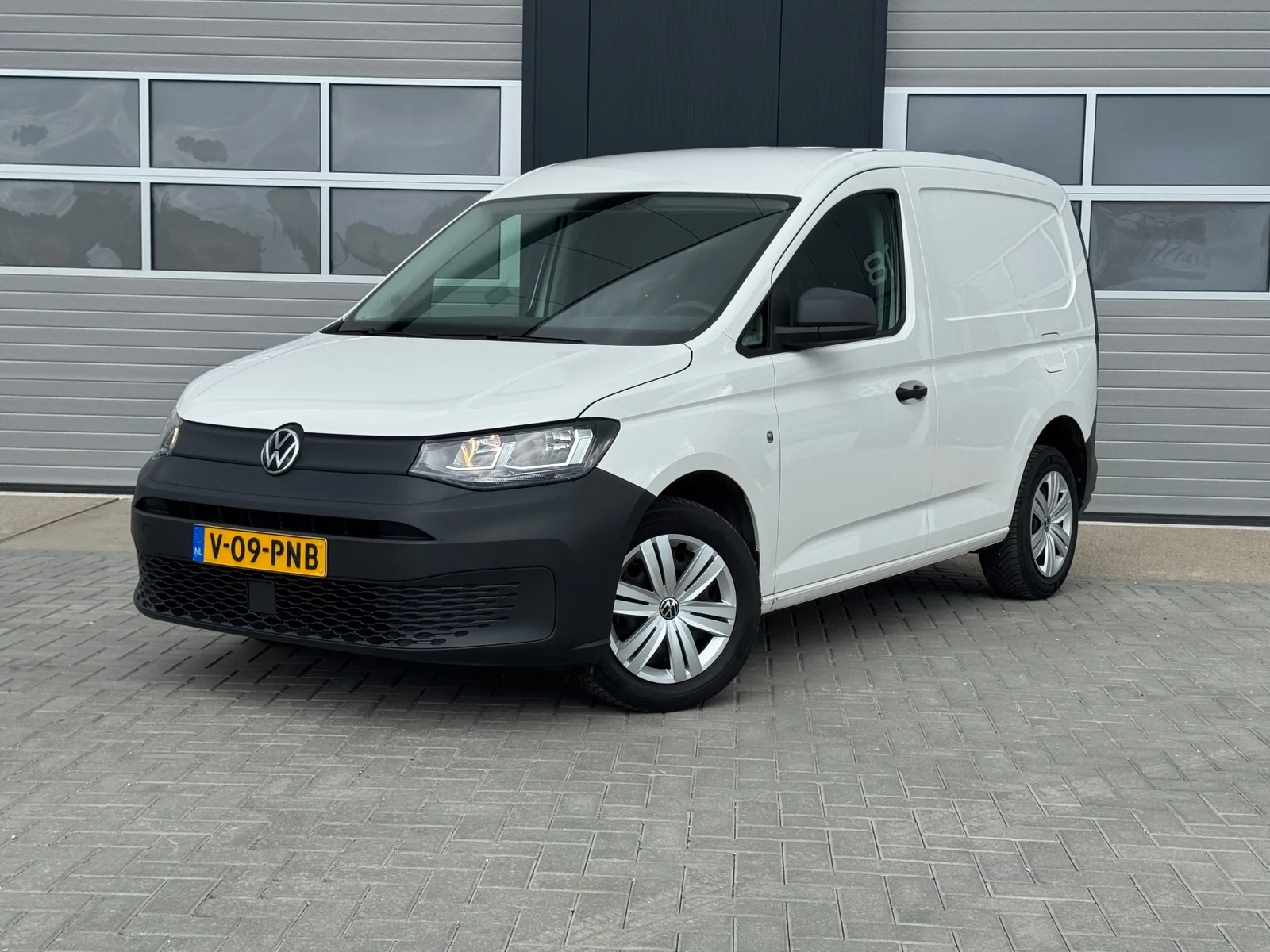 Volkswagen Caddy (2023) — foto 1