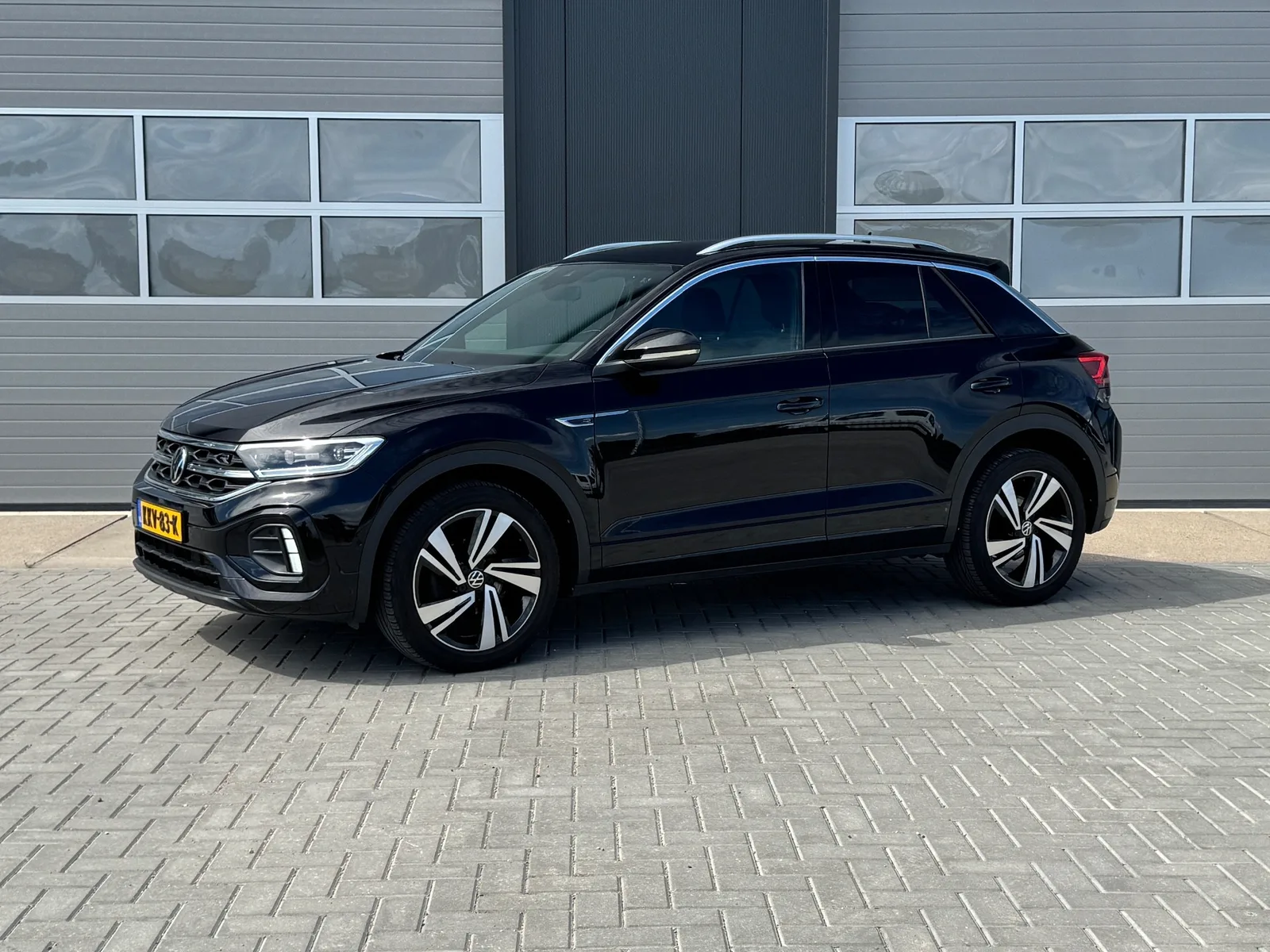Volkswagen T-Roc (2022) — foto 1