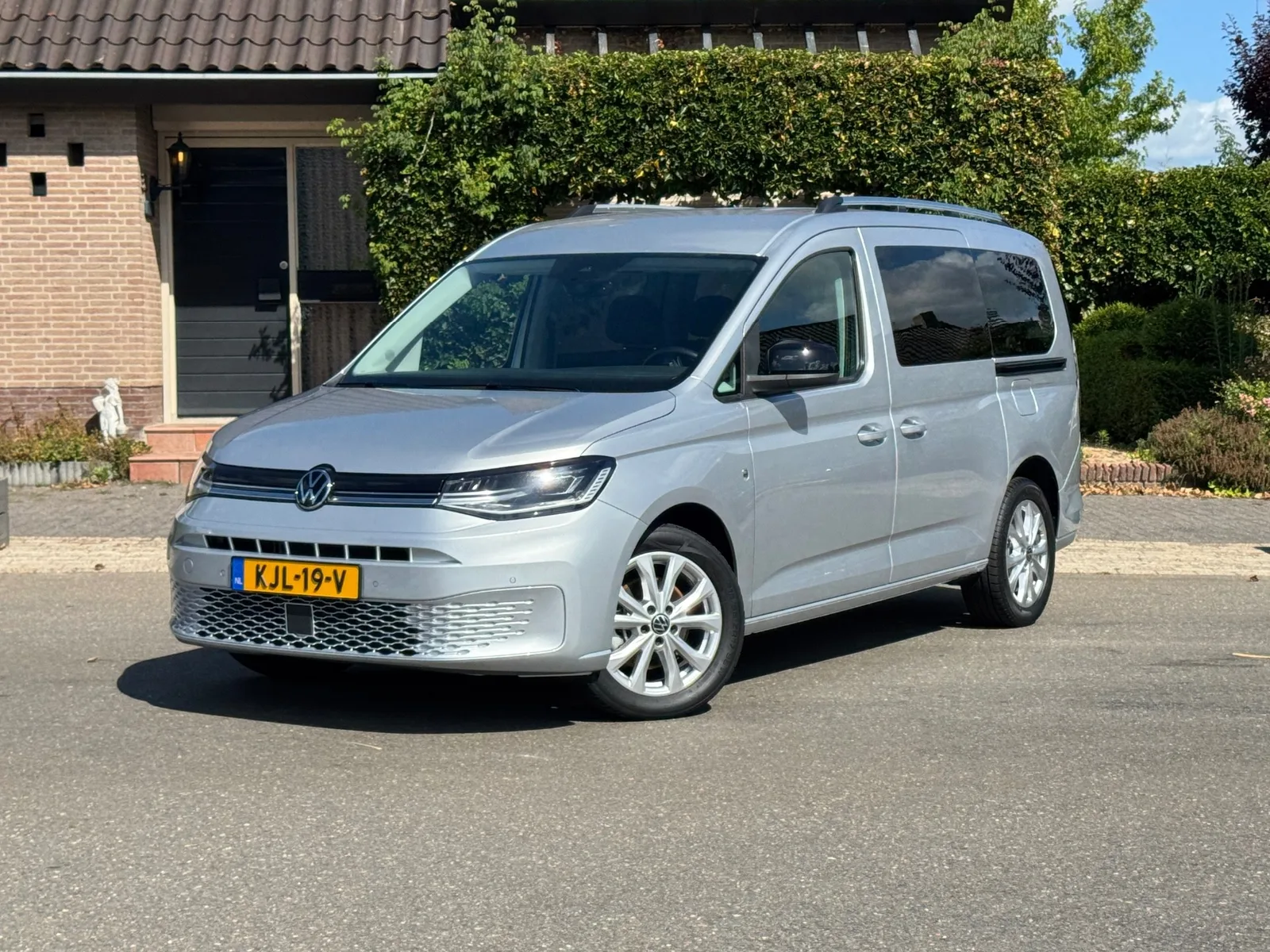 Volkswagen Caddy Maxi (2023) — foto 1