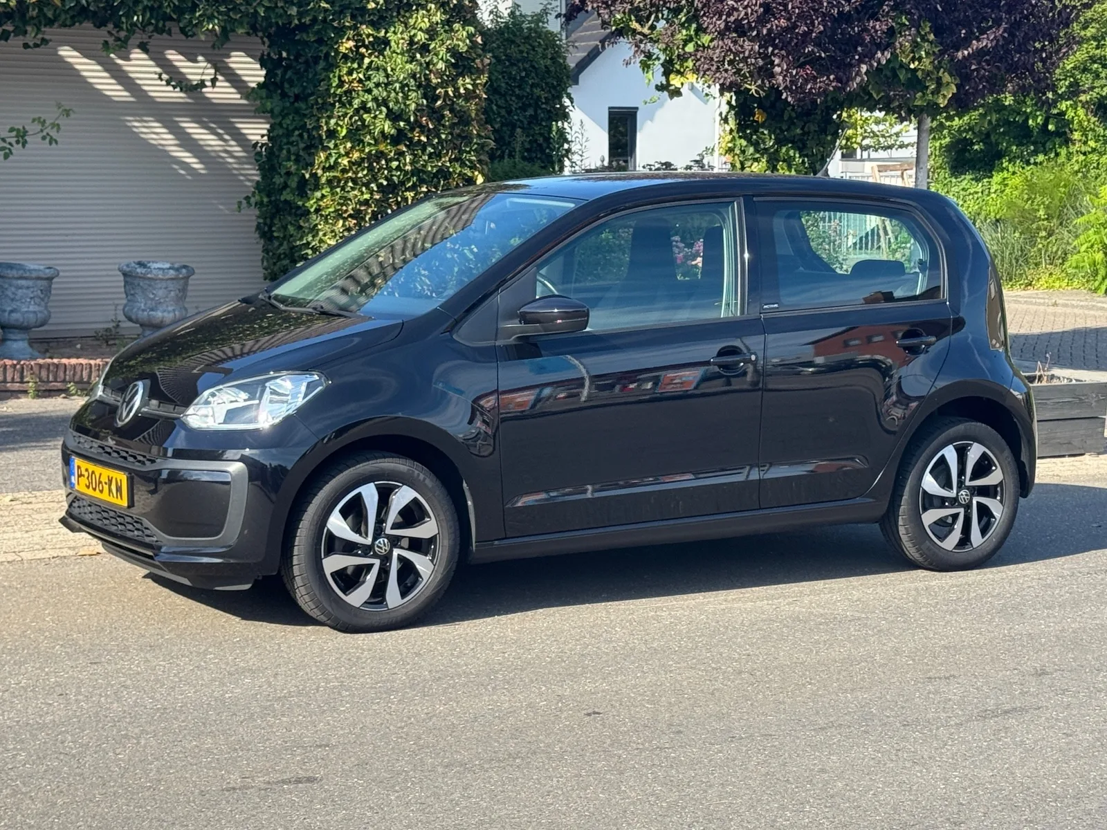 Volkswagen Up (2021) — foto 1
