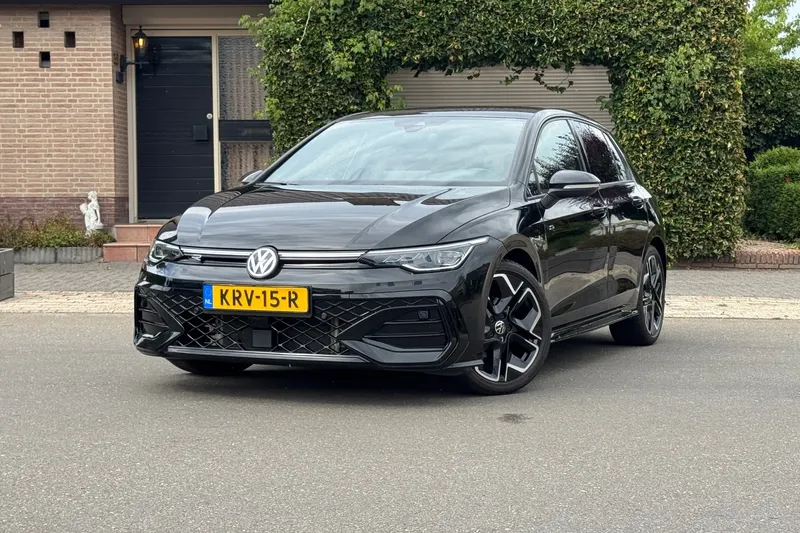 Volkswagen Golf (2024)