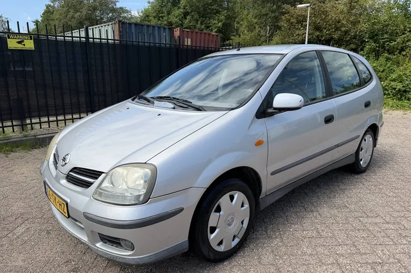 Nissan Almera (2006)