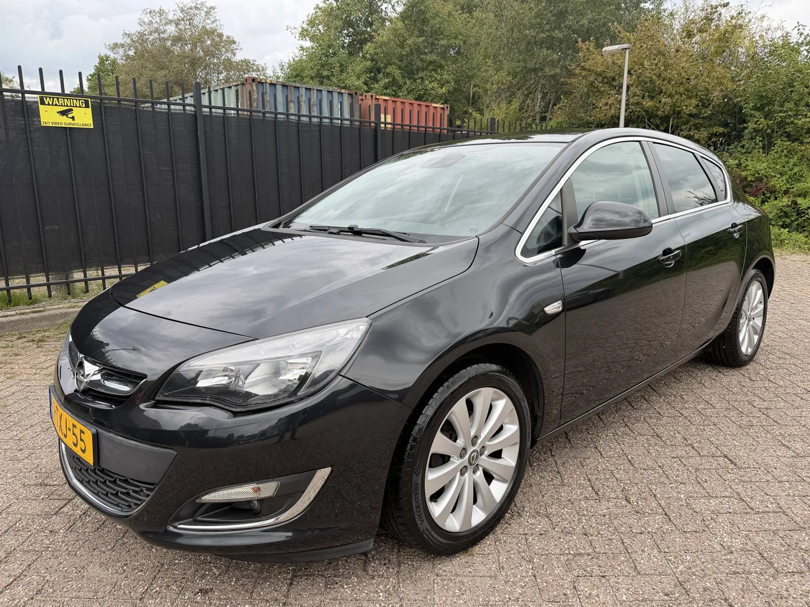 Opel Astra (2014) — foto 1