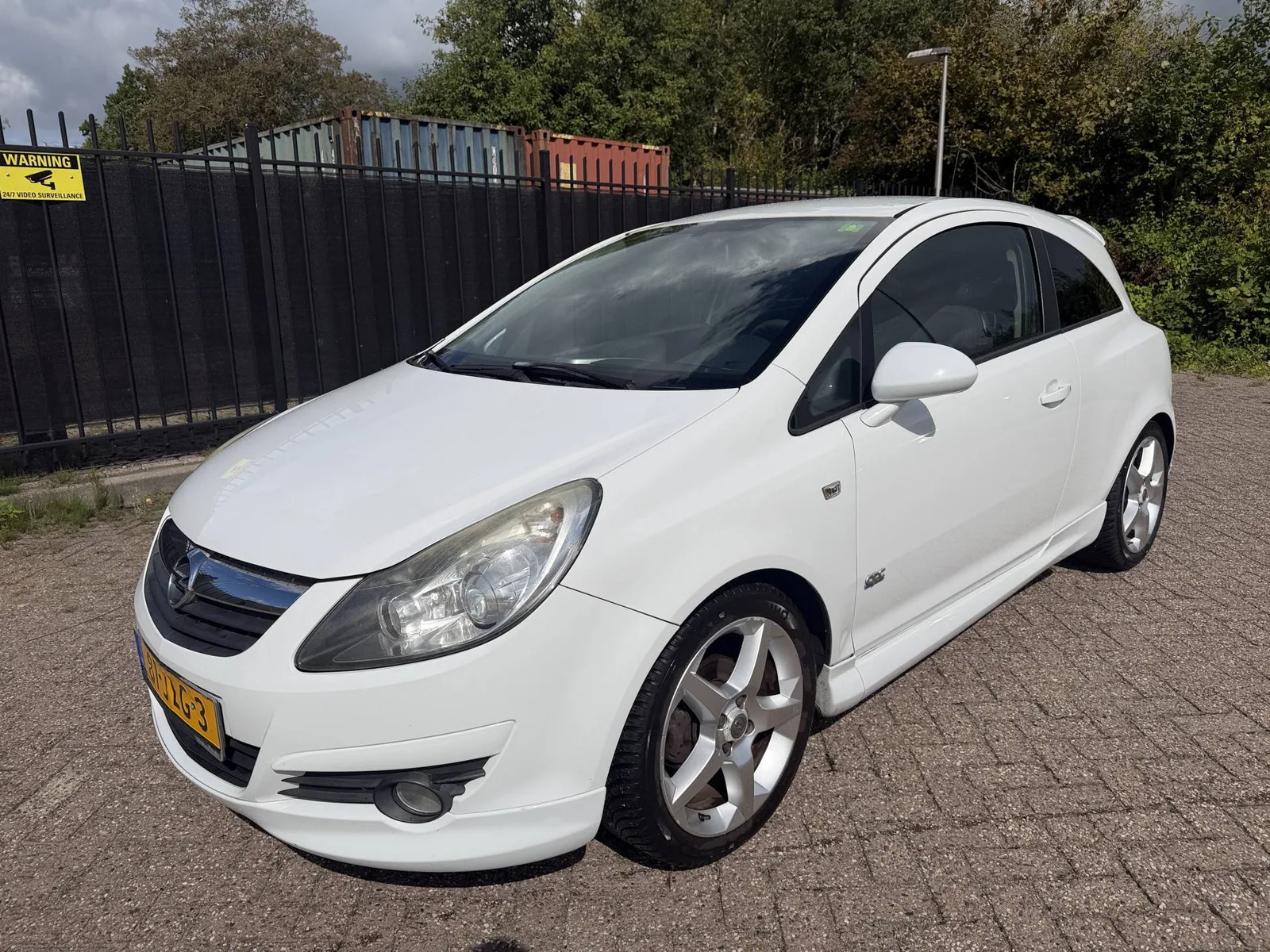 Opel Corsa (2009) — foto 1
