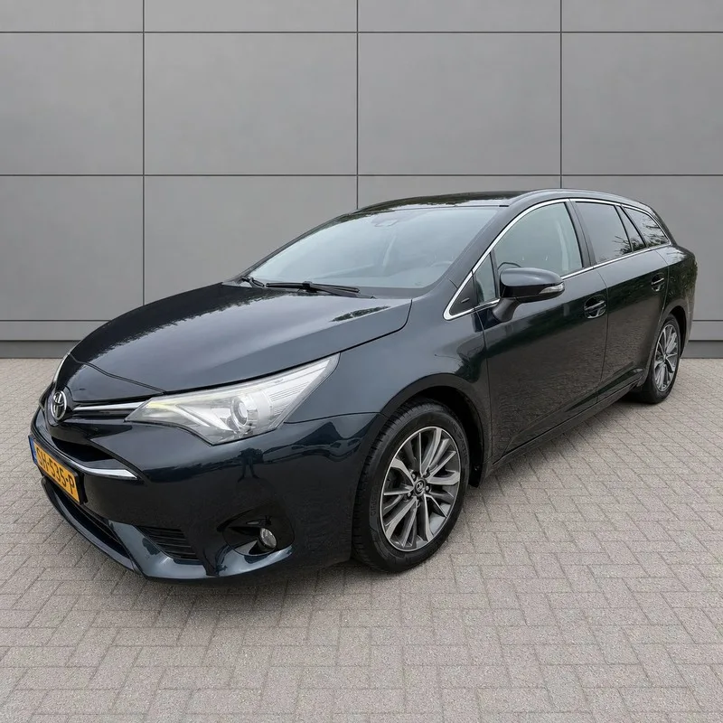 Toyota Avensis (2017) — foto 1