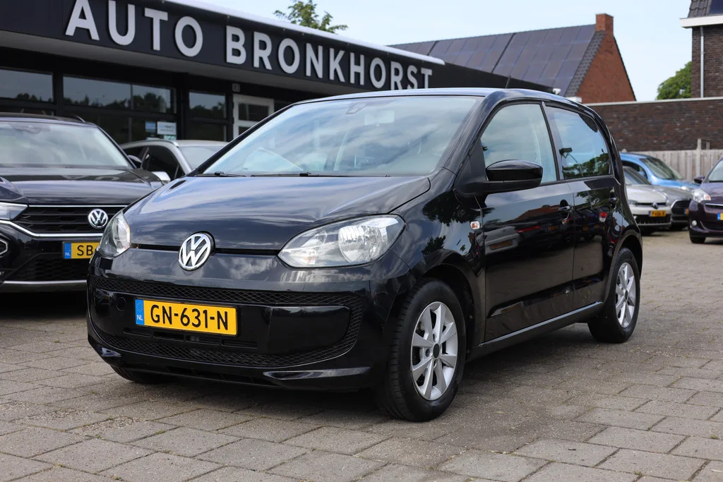 Volkswagen Up! (2015) — foto 1