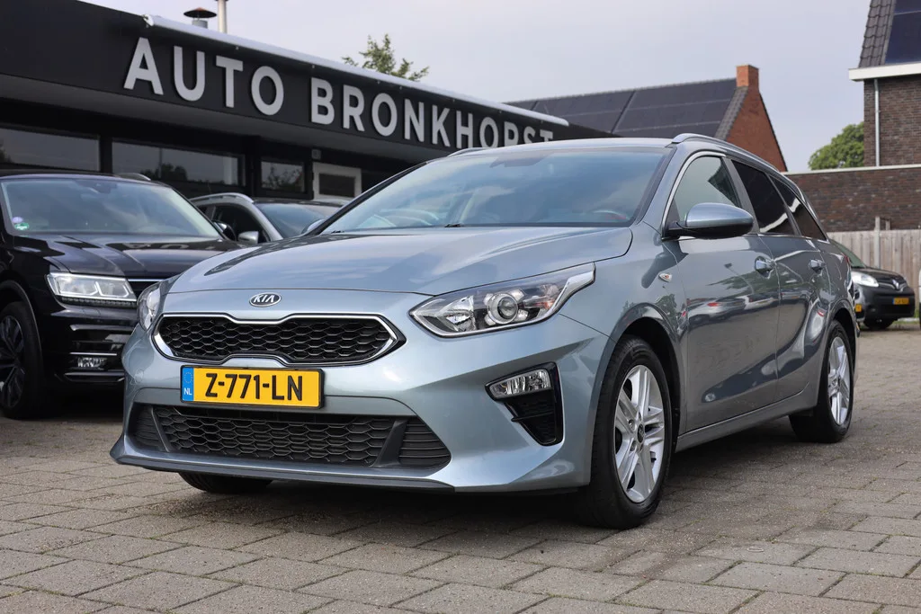 Kia Ceed Sportswagon (2020) — foto 1