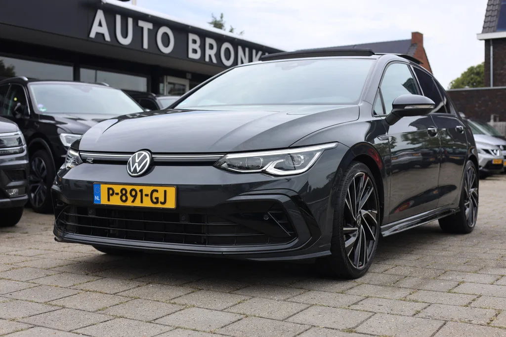 Volkswagen Golf (2020) — foto 1