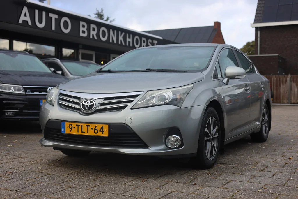 Toyota Avensis (2014) — foto 1
