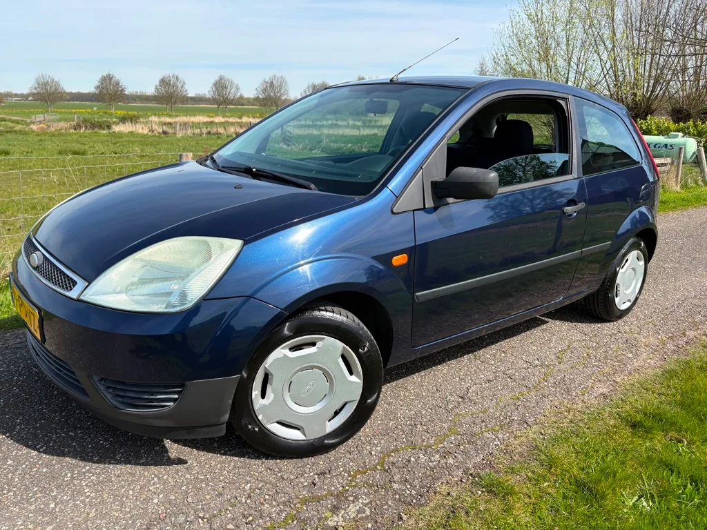 Ford Fiesta (2004) — foto 1