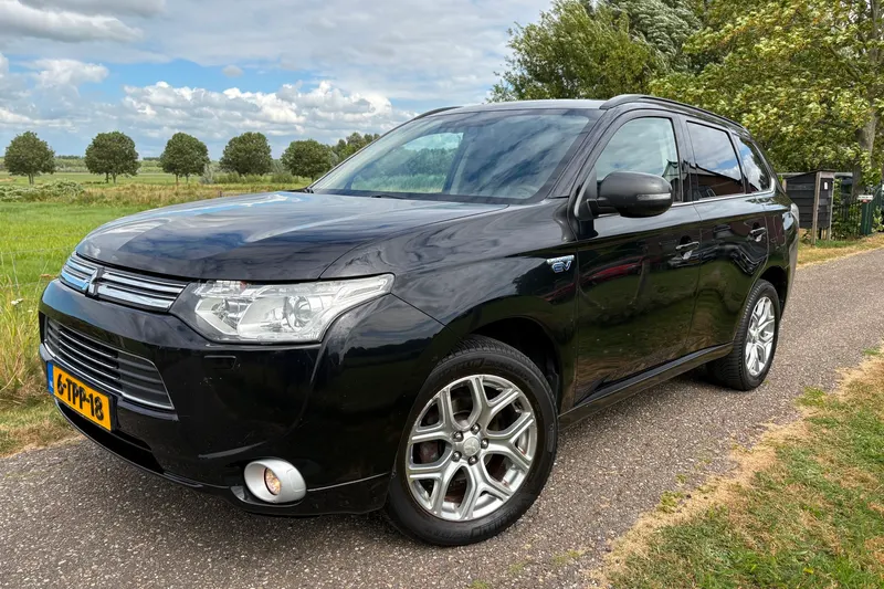 Mitsubishi Outlander (2014)