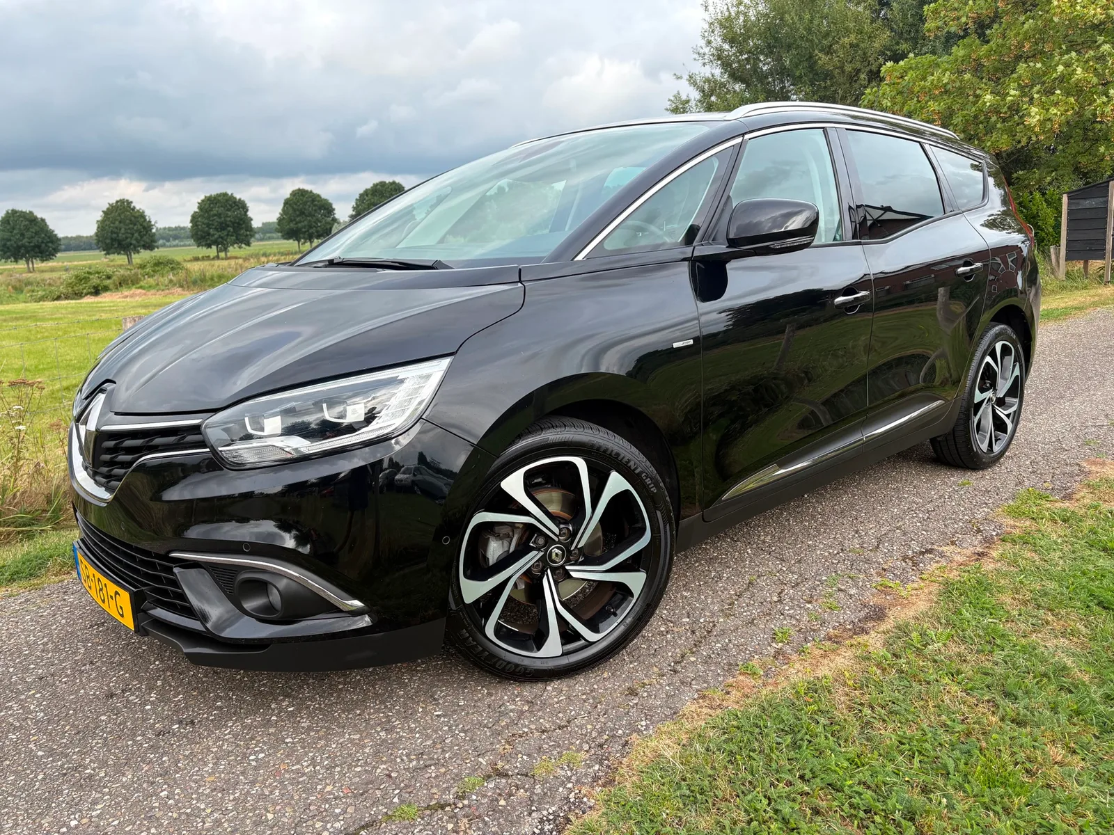 Renault Grand Scénic (2018) — foto 1