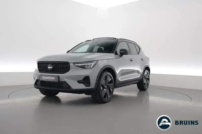 Volvo XC40 (2025)