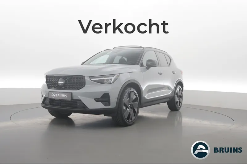Volvo XC40 (2025)