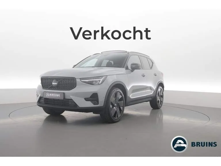 Volvo XC40 (2025) — foto 1