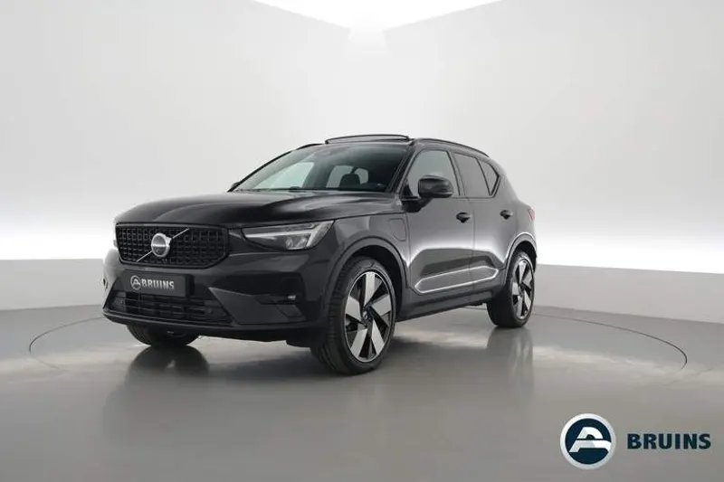 Volvo XC40 (2023)