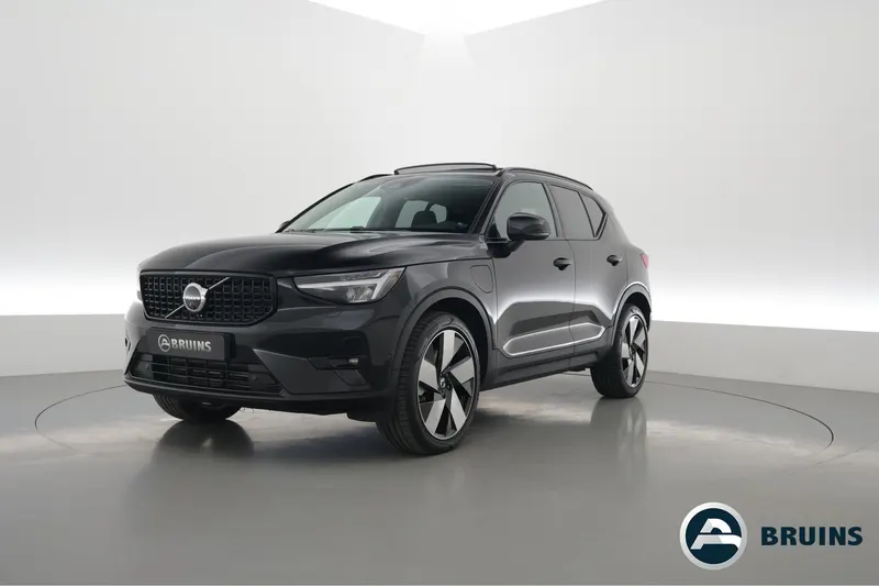 Volvo XC40 (2023)